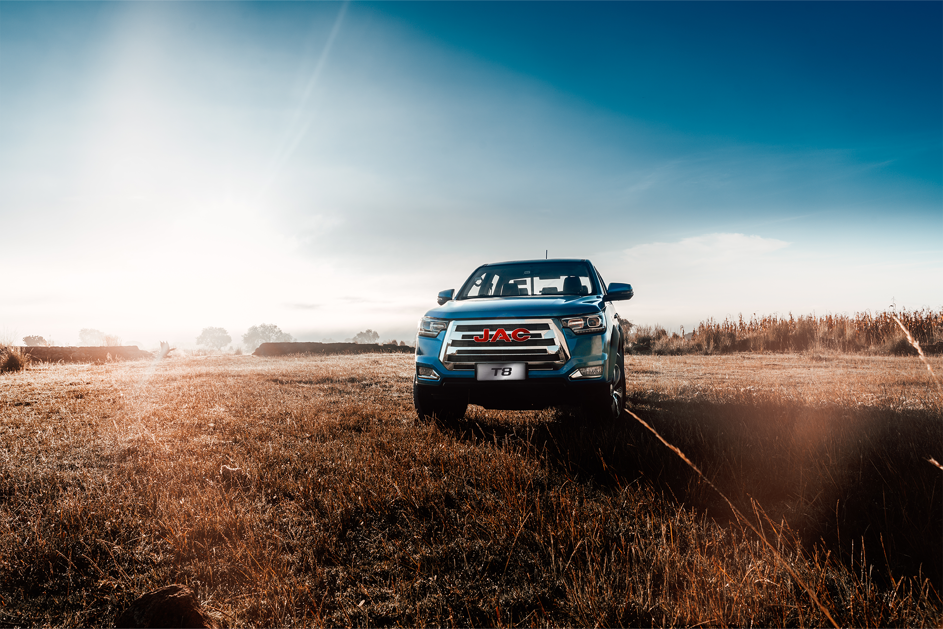 Calandre avant agressive reflétant la robustesse et la fiabilité